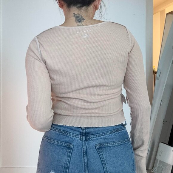 AMERICAN EAGLE - Tan Long Sleeve Tee (Size M) - Picture 3 of 5
